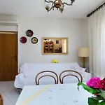 Tugomila Apartment *